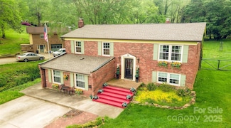 162 Fairway Hills Dr, Waynesville, NC 28786
