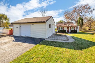 56 Stony Lake Rd, Jackson, MI 49201