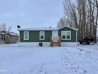 906 9th St, Fairview, MT 59221