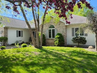 1355 Whippletree Ln, Neenah, WI 54956