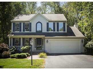928 Normandy Dr, New Kensington, PA 15068