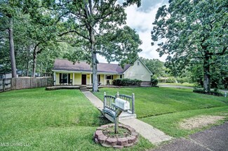 35 Brock Dr, Byram, MS 39272