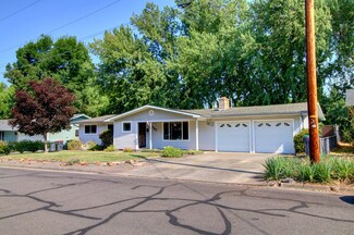 207 Victoria Way, Central Point, OR 97502