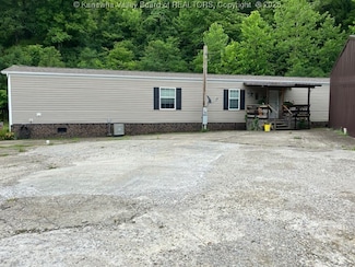 807 Walnut St, Evans, WV 25241