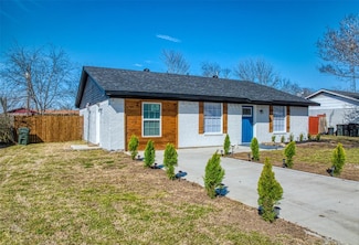 210 W Andrew Dr, Mabank, TX 75147
