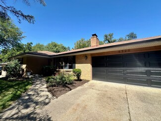 4320 Tallwood Ave, Rockford, IL 61114