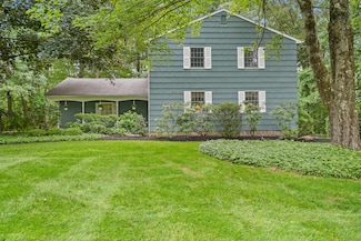 19 Kathleen Rd, Shelton, CT 06484