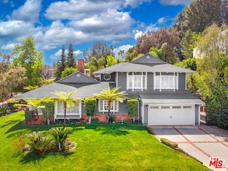 3690 Crownridge Dr, Sherman Oaks, CA 91403