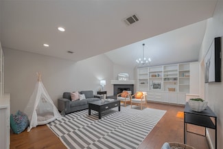 16 Kittiwake Ct, Spring, TX 77380