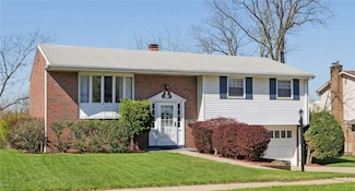 291 Elmtree Rd, New Kensington, PA 15068