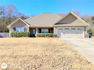 2710 E Point Dr, Opelika, AL 36804