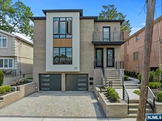 211 Warwick Ave Unit 1, Fort Lee, NJ 07024