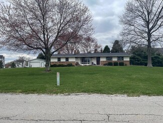 7235 Long Rd, Canal Winchester, OH 43110