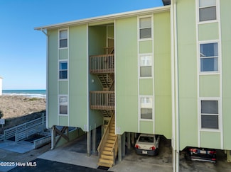 918 N New River Dr Unit 116, Surf City, NC 28445