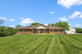 23276 Evans Rd, Tonganoxie, KS 66086