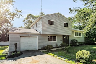 520 East Rd, Belford, NJ 07718