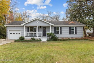 3207 Old Gate Rd, Morehead City, NC 28557