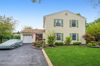 9 Cape Ct, Howell, NJ 07731