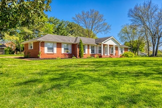 127 Fairways Dr, Hendersonville, TN 37075