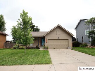 2706 Coffey Ave, Bellevue, NE 68123