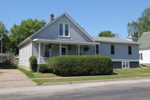 620 3rd St, Buffalo, IA 52728