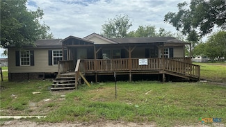 615 1st St, Vanderbilt, TX 77991