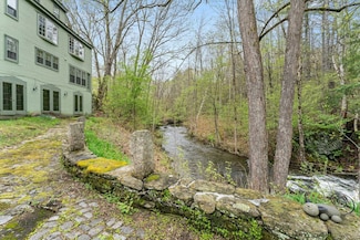 85 Dartmouth College Hwy Unit 204, Lyme, NH 03768
