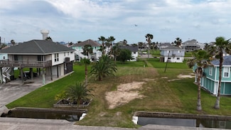 16619 Jolly Roger Rd, Jamaica Beach, TX 77554