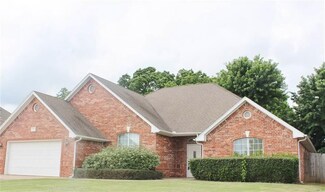902 S Rock Hollow Ct, Stillwater, OK 74074