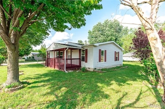 2140 Foxwood Ct, Lebanon, MO 65536