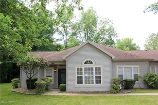 9 Hunters Woods Blvd Unit B, Canfield, OH 44406