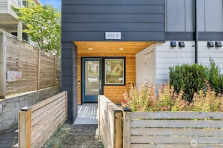 3013 NE 130th St Unit C, Seattle, WA 98125