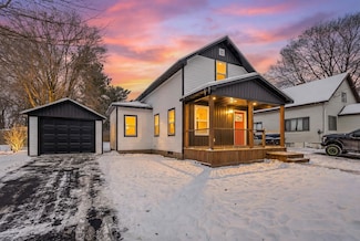 317 E Richmond St, Shawano, WI 54166