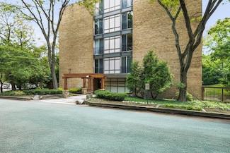 5800 Oakwood Dr Unit 1A, Lisle, IL 60532