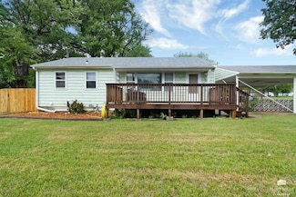 631 Rannells Rd, Manhattan, KS 66502