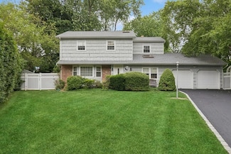 9 Scholar Ct, East Northport, NY 11731