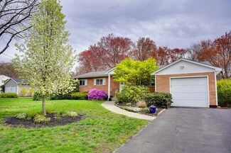 141 Westfield Dr, Holliston, MA 01746