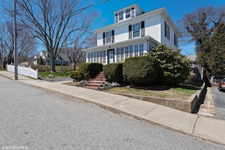 27 Aquinnah Cir, Aquinnah, MA 02535