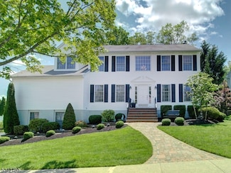 37 Fox Chase Ln, Ledgewood, NJ 07852