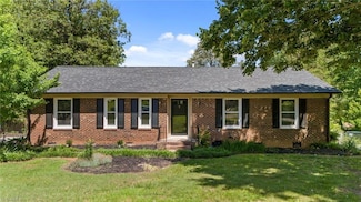 1113 Edenwood Dr, Winston Salem, NC 27103