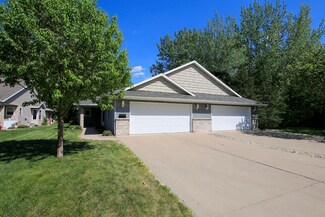 817 Hillcrest Rd NE, Hutchinson, MN 55350