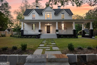 15 Robinson St, Newnan, GA 30263