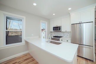 10 Duffley Ct Unit 3, Chestnut Hill, MA 02467