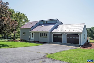 634 Augusta Farms Rd, Waynesboro, VA 22980