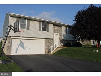 20 Central Dr, Newmanstown, PA 17073