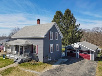 112 King St, Blackstone, MA 01504