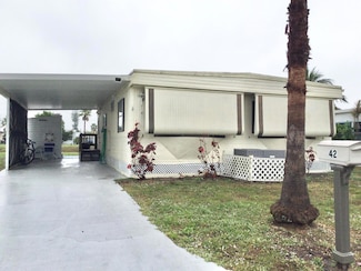 42 Spanish Way, Port Saint Lucie, FL 34952