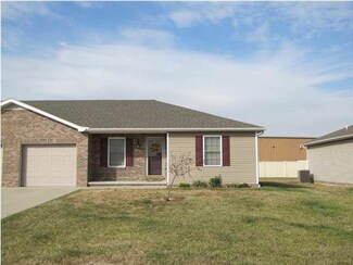 517 S 8th Ave, Haubstadt, IN 47639