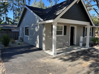 2310 SE Risley Ave, Oak Grove, OR 97267