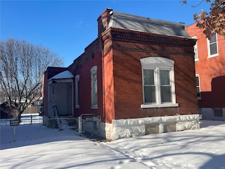 7413 Pennsylvania Ave, Saint Louis, MO 63111